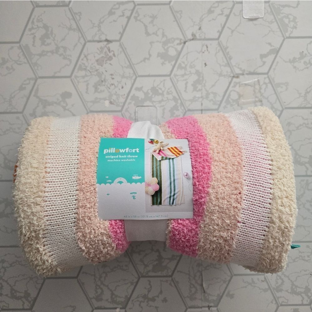 48"x58" Kids Girl's Striped Knit Throw Blanket  Pillowfort, New
